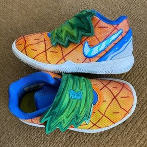 9c Nike Kyrie 5 Spongebob pineapple house shoes